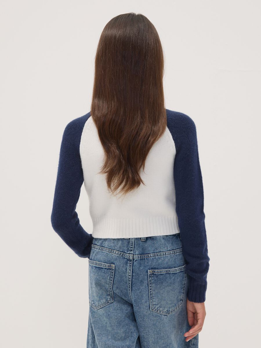 Blaues Stretch-Shirt mit Rundhalsausschnitt_2