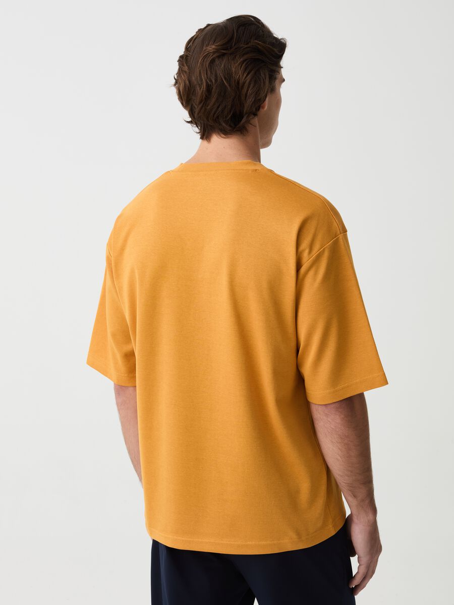 Boxy-fit T-shirt with round neck_2