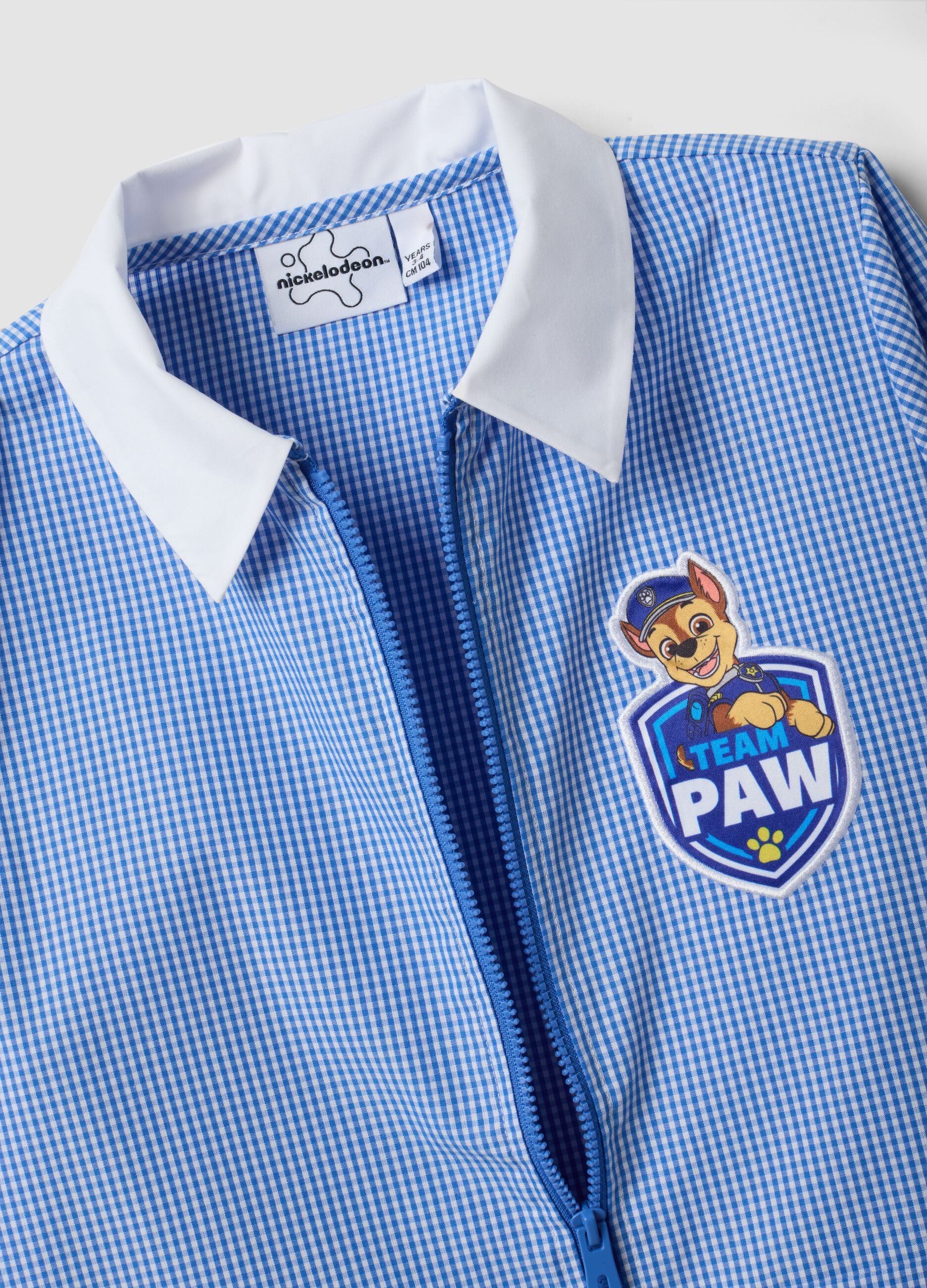 Blau kariertes Kindergarten-Sch&uuml;rzenkittel mit Paw-Patrol-Stickerei