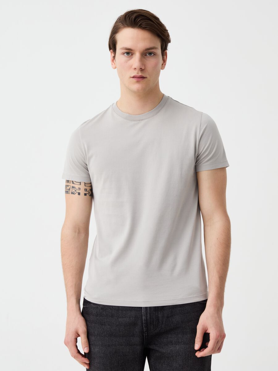 Camiseta de algodón con cuello redondo_0