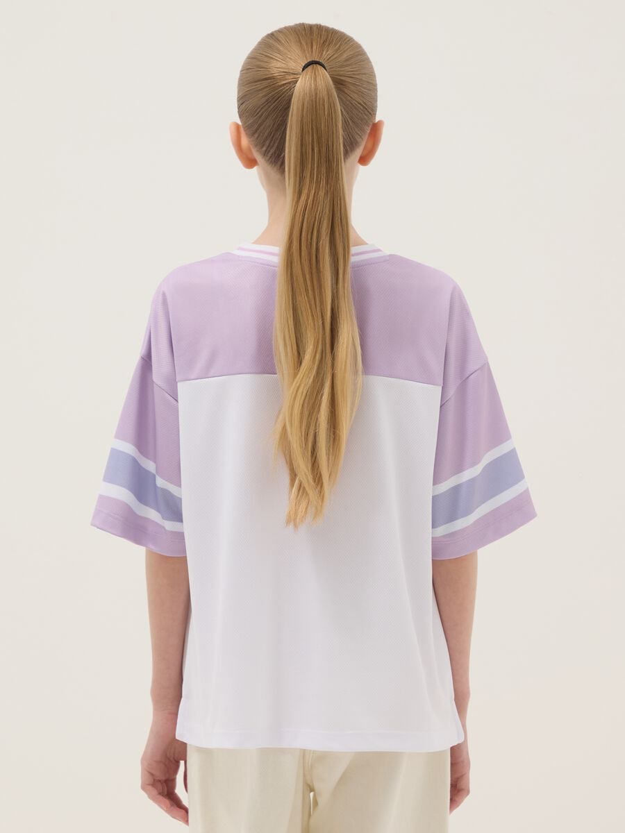 Mehrfarbiges reines Baumwoll-T-Shirt f&uuml;r M&auml;dchen im Boxy-Fit mit Stitch_1