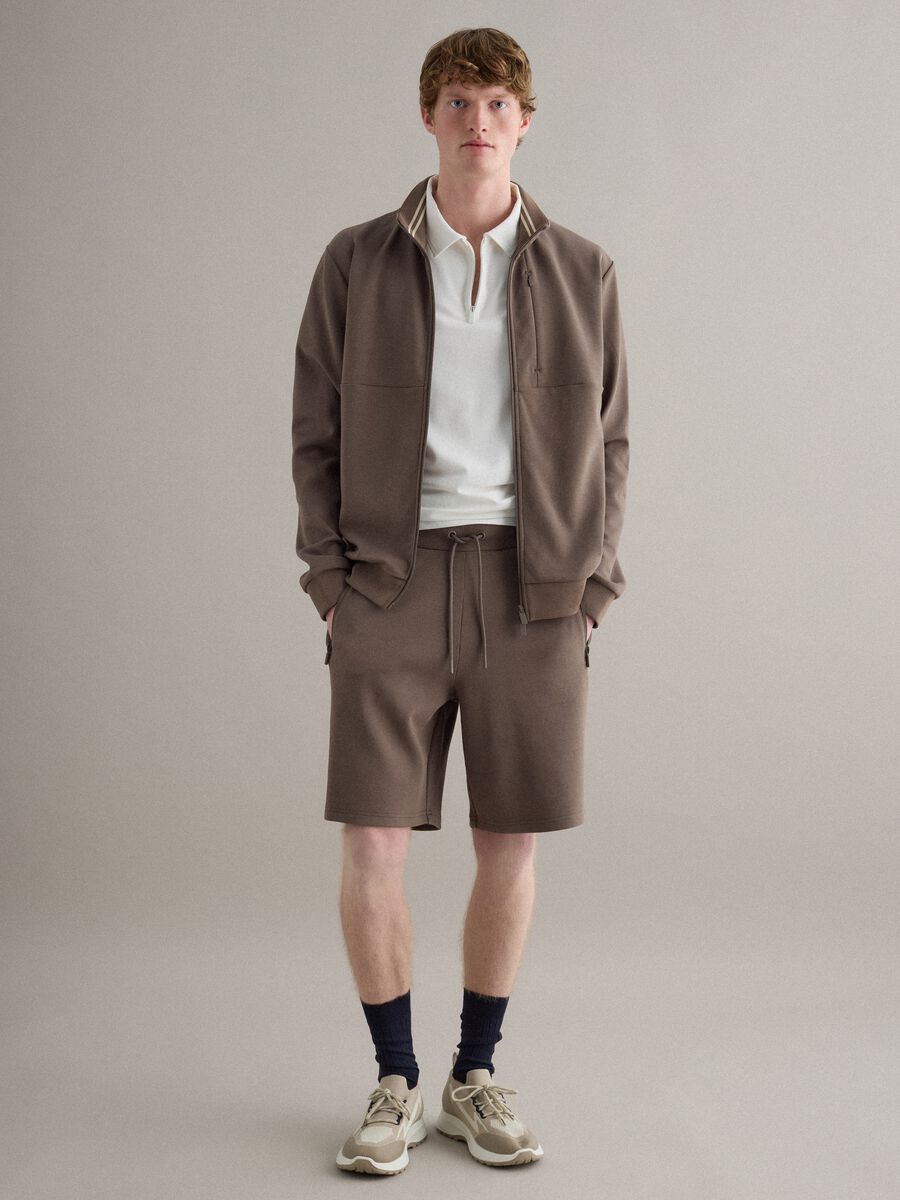 Brown regular fit stretch cotton blend shorts_0