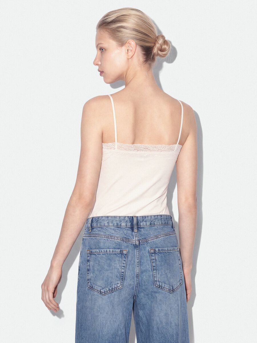 White fitted stretch-cotton bodysuit with lace_3