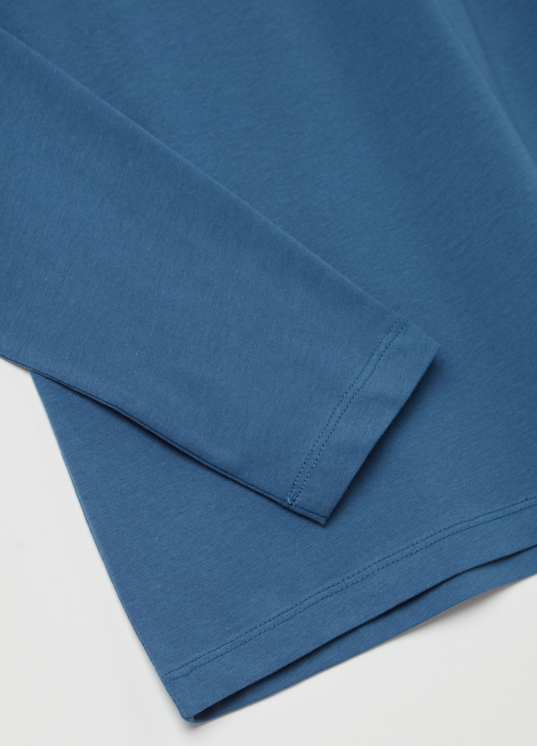 T-shirt with round neck and long sleeves in cotton