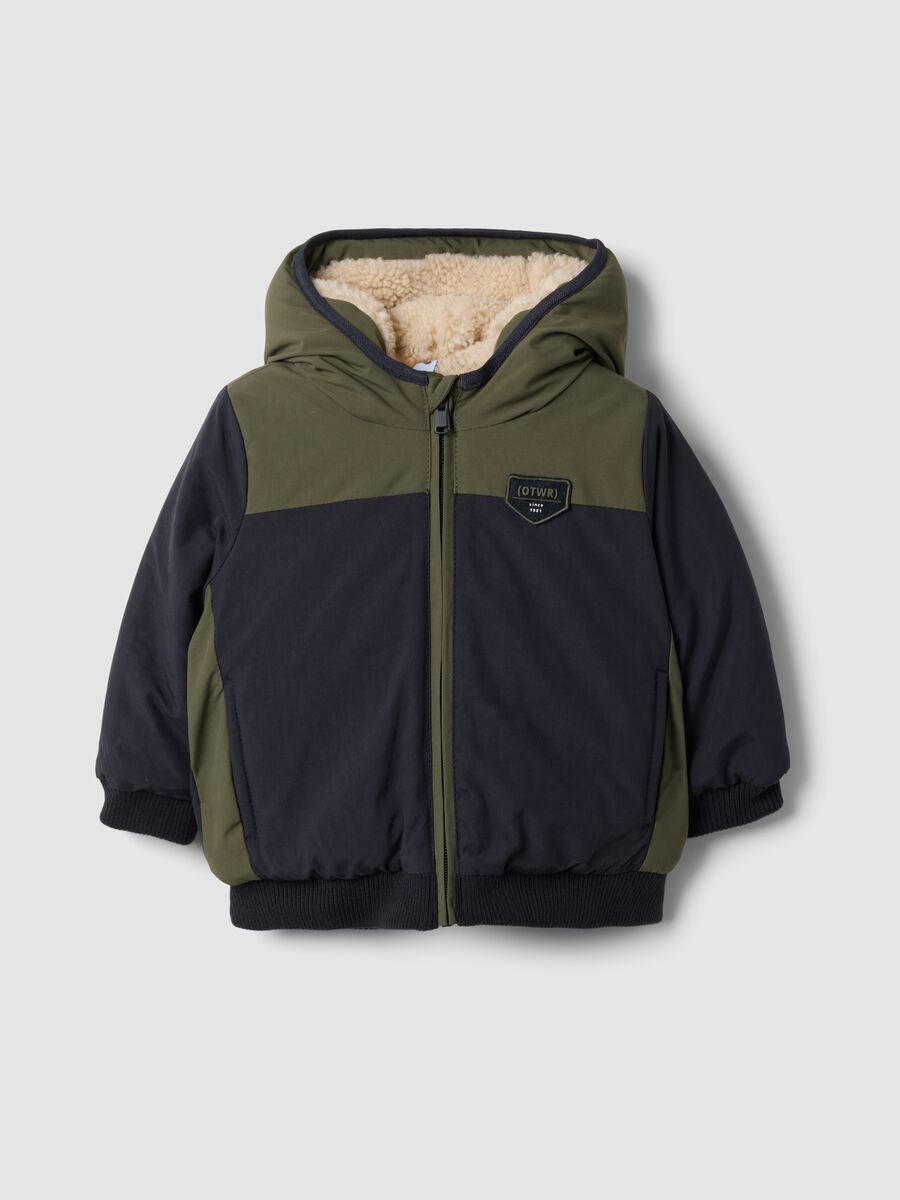 Dunkelblaue Kapuzenjacke mit Rei&szlig;verschluss_0
