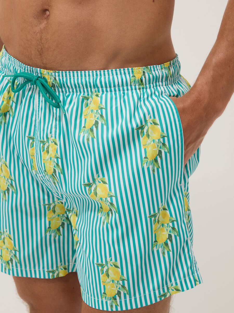 Blue striped swim shorts with lemon print_3