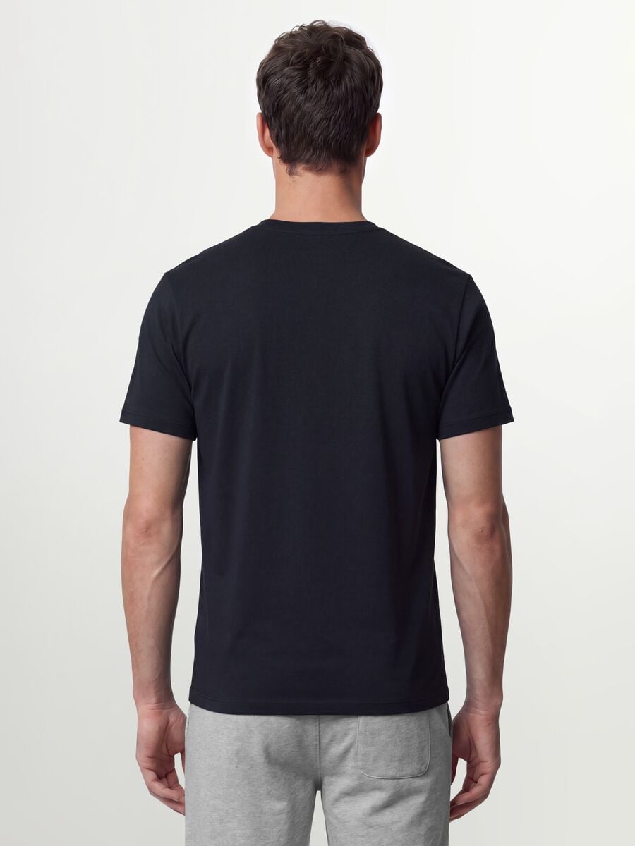 &Mu;&alpha;ύ&rho;&omicron; slim-fit &kappa;&omicron;&nu;&tau;&omicron;&mu;ά&nu;&iota;&kappa;&omicron; T-shirt &alpha;&pi;ό &omicron;&rho;&gamma;&alpha;&nu;&iota;&kappa;ό &beta;&alpha;&mu;&beta;ά&kappa;&iota;_3