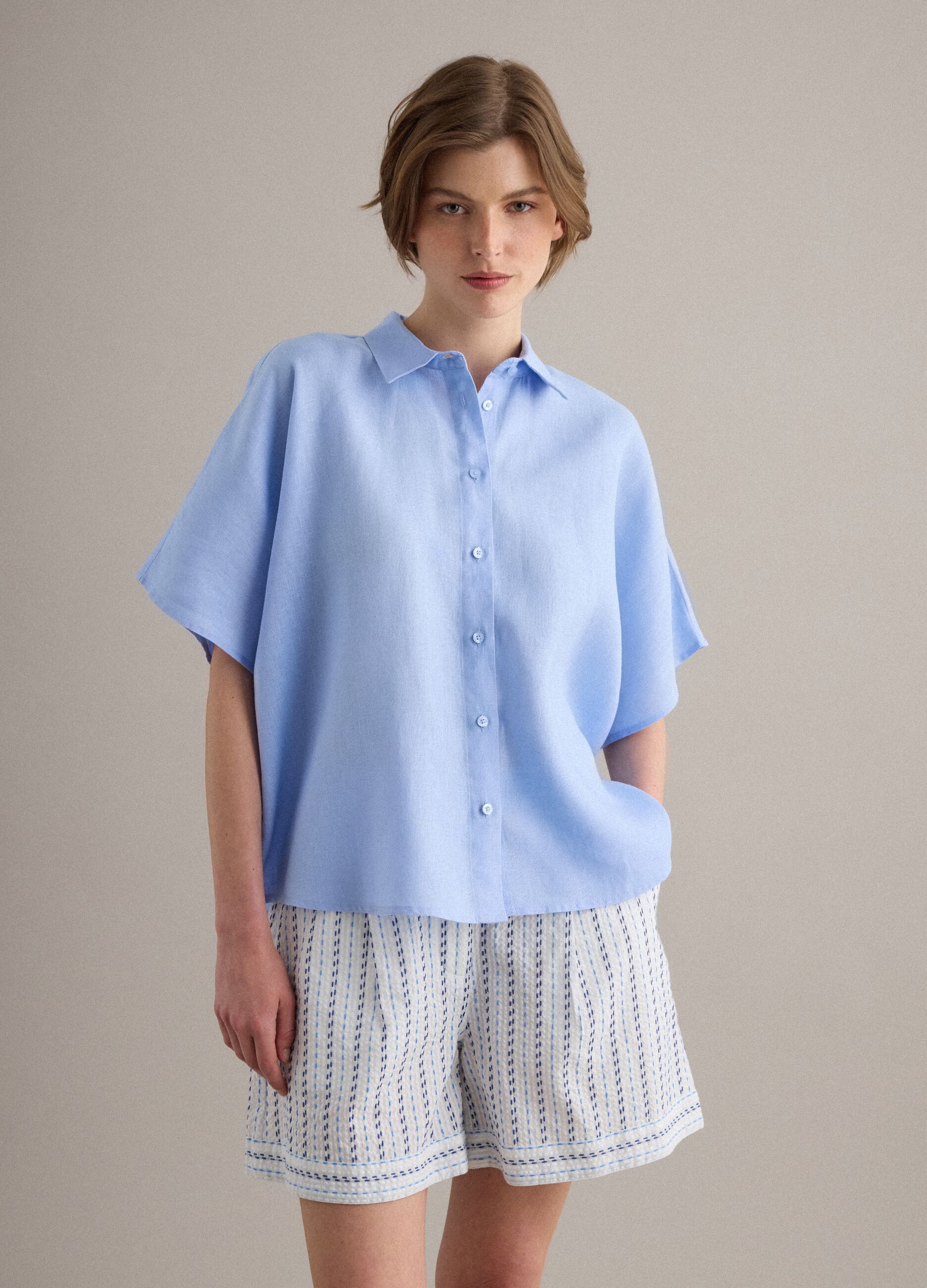 Camisa azul claro de lino puro regular fit