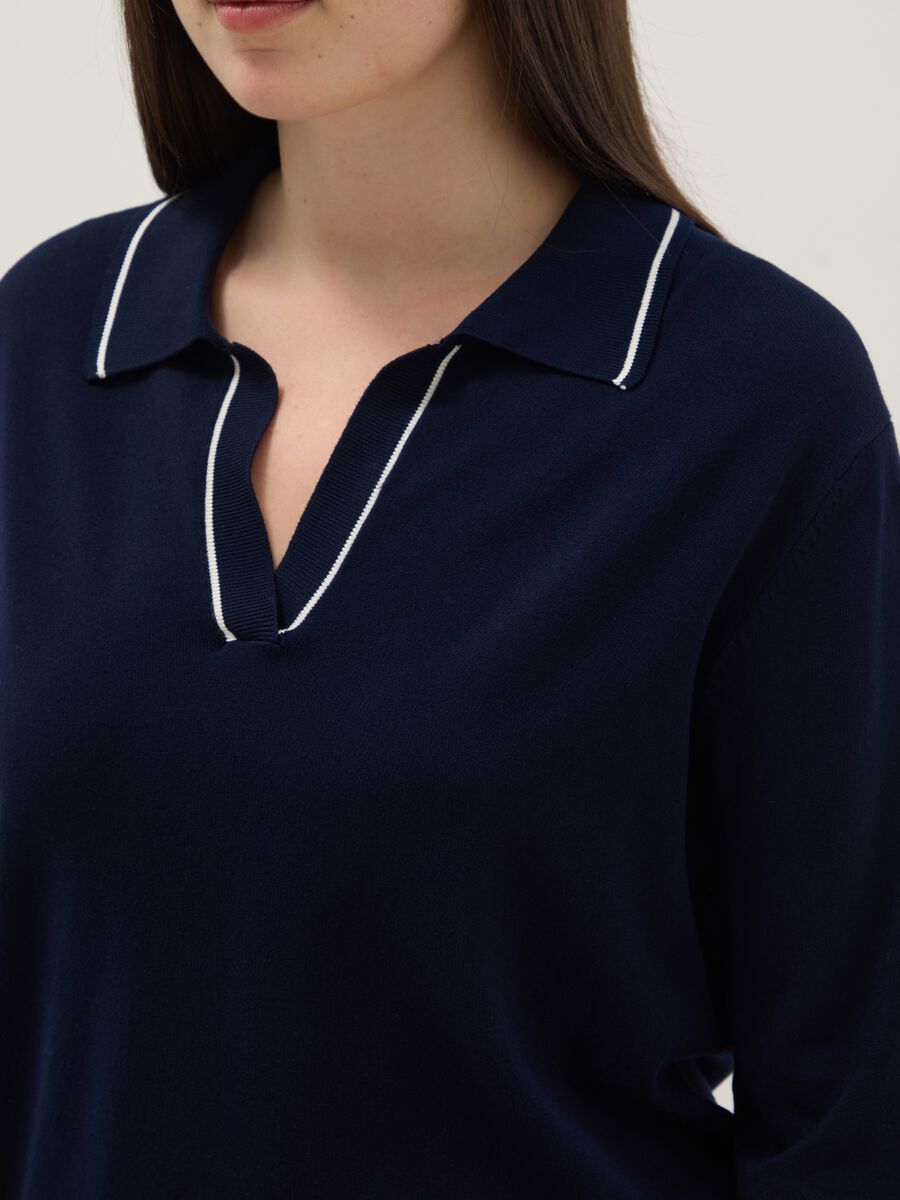 Camisola azul em mistura de viscose com gola polo ajuste regular_3