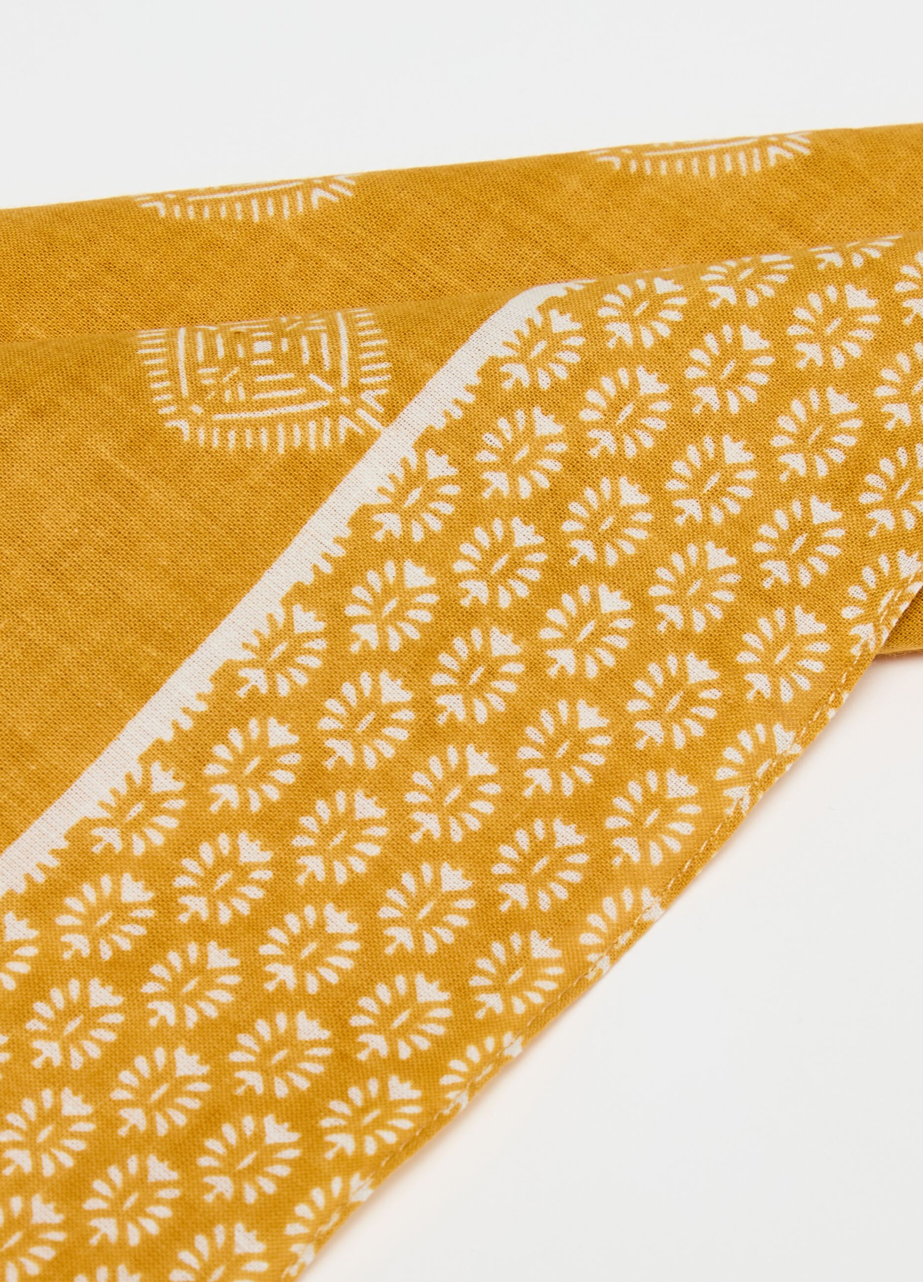 Cotton bandana with ethnic print