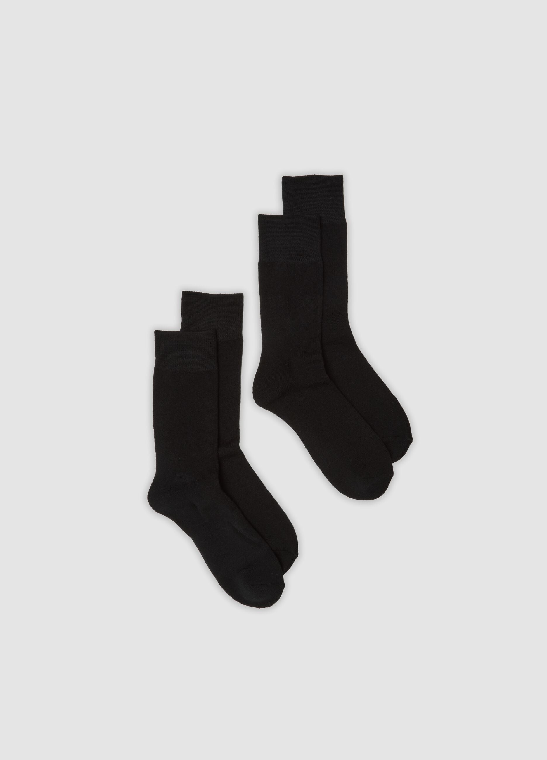 2-pack of black short socks in stretch fabric
