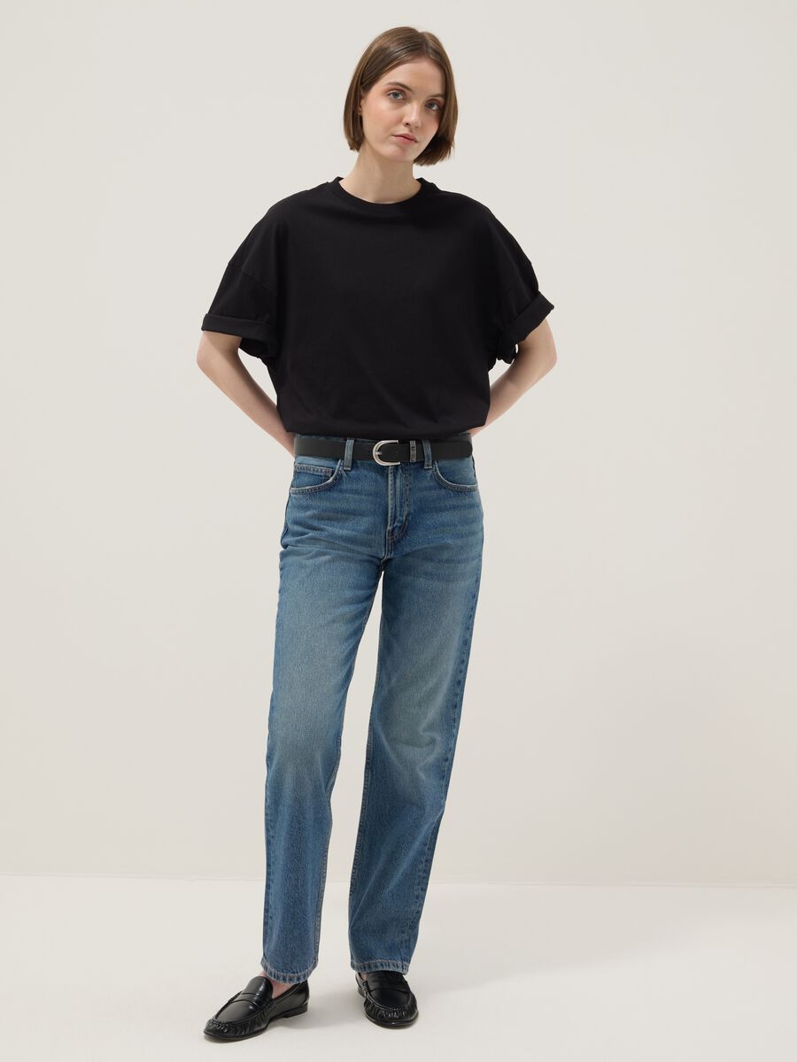 Schwarzes Oversize-T-Shirt mit kurzen &Auml;rmeln aus reiner Baumwolle_2