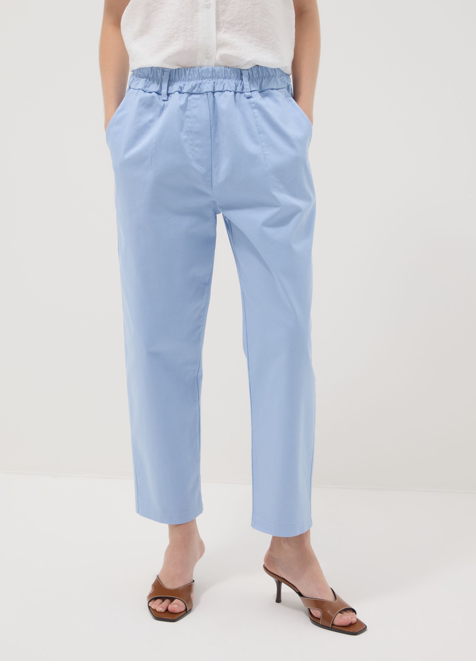 Hellblaue Regular-Fit-Hose aus Stretchbaumwolle