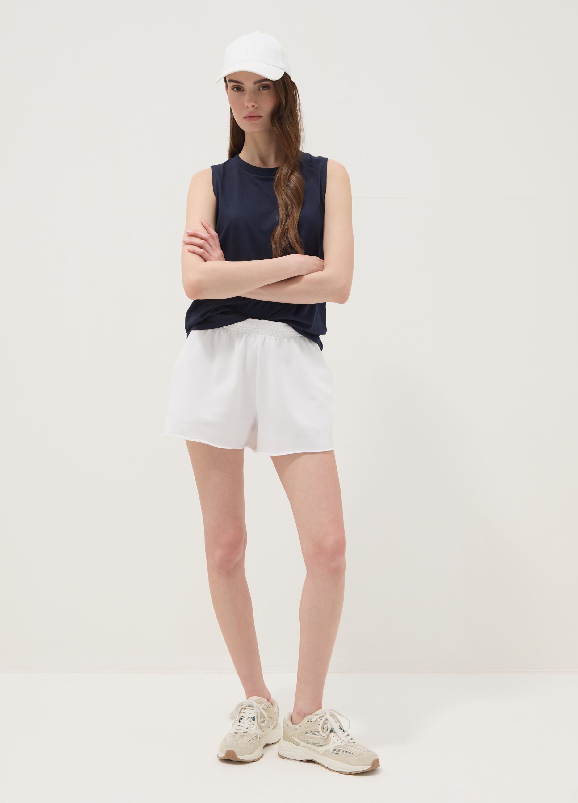 White cotton-blend Bermuda shorts with elasticated waistband