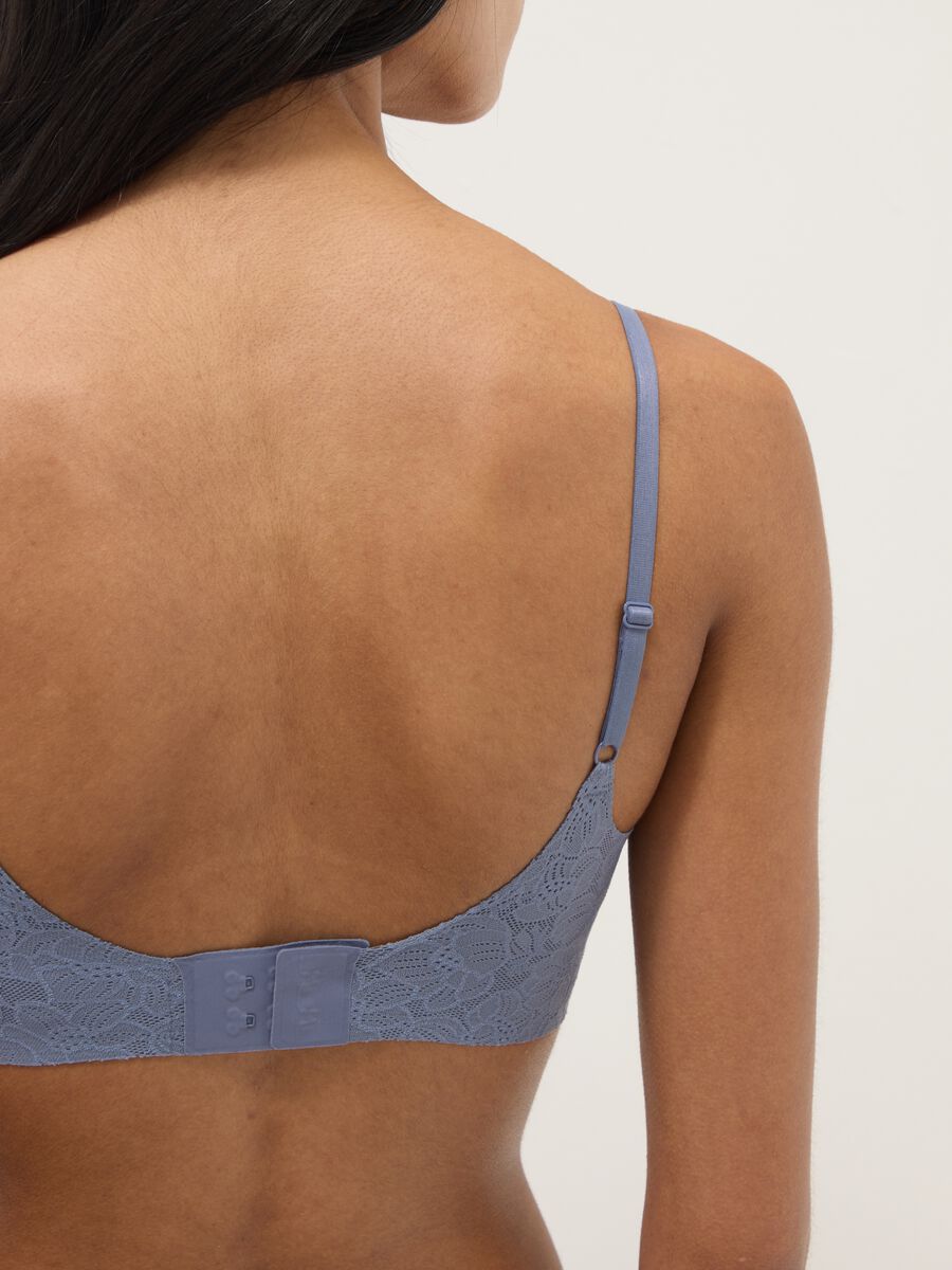 Blue bra with floral lace texture_2