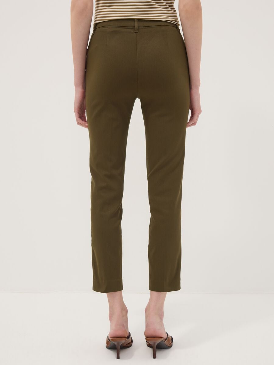 Green slim-fit stretch viscose chino trousers_2