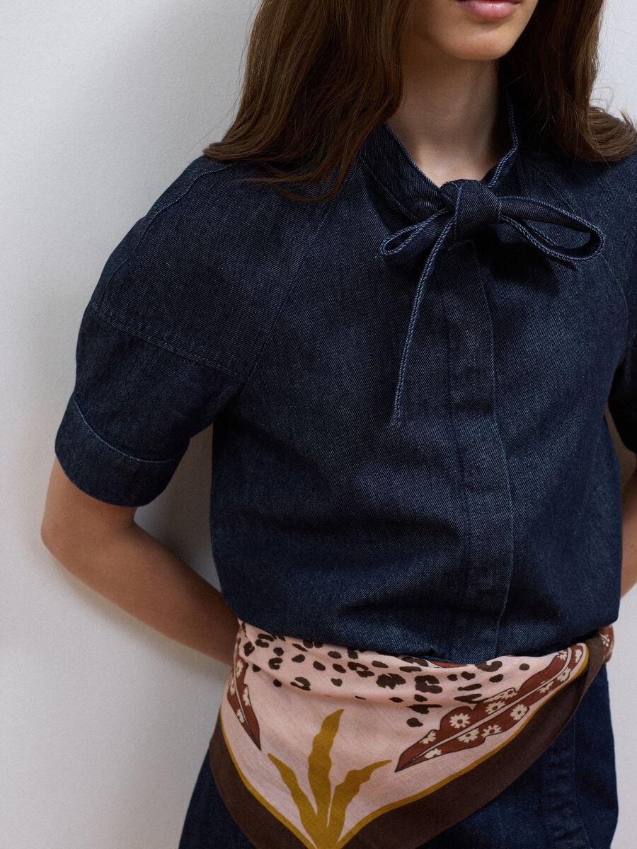Regular-fit short-sleeved pure cotton denim shirt with tie detail_2