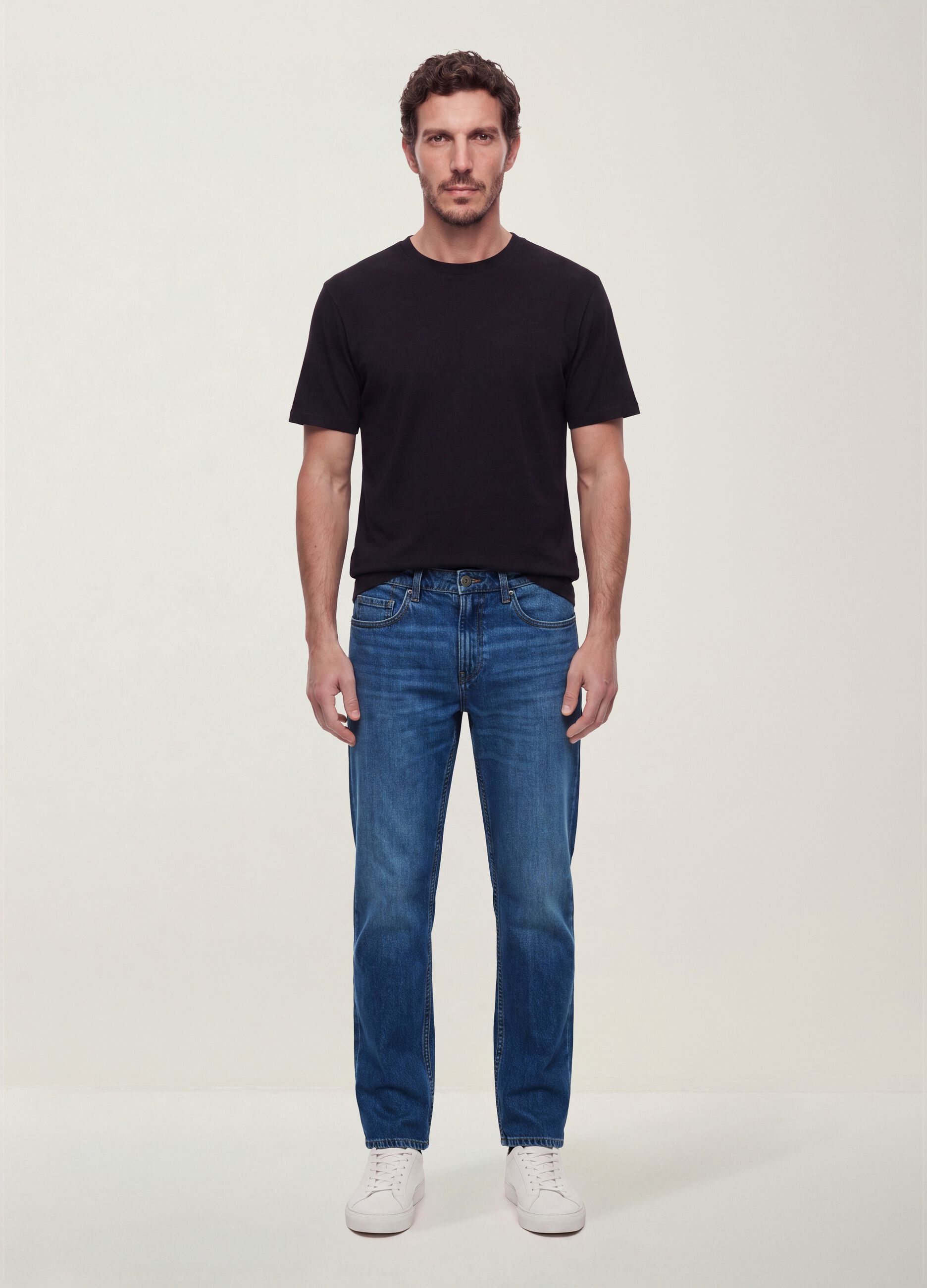 &Alpha;&nu;&delta;&rho;&iota;&kappa;ό &tau;&zeta;&iota;&nu; denim &alpha;&pi;ό 100% &beta;&alpha;&mu;&beta;ά&kappa;&iota;, regular fit