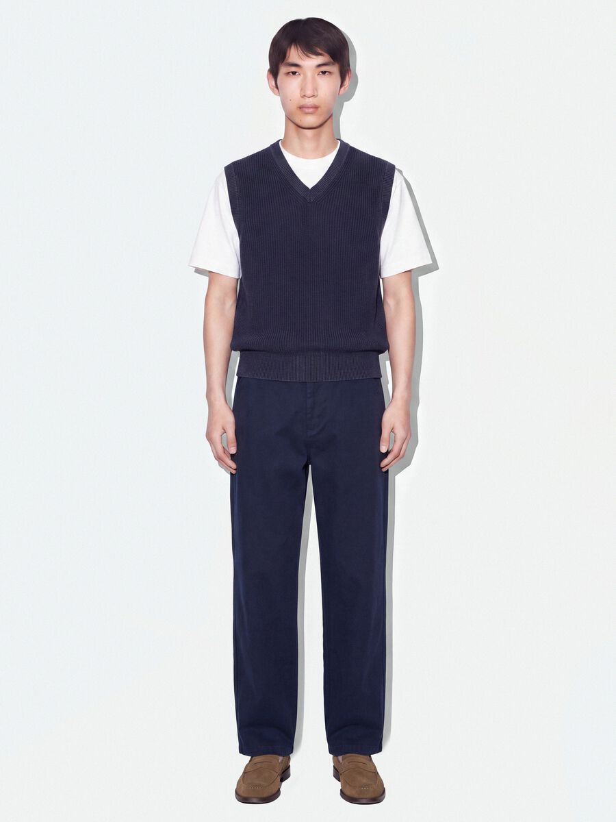 Blue pure cotton barrel-fit chino trousers_0