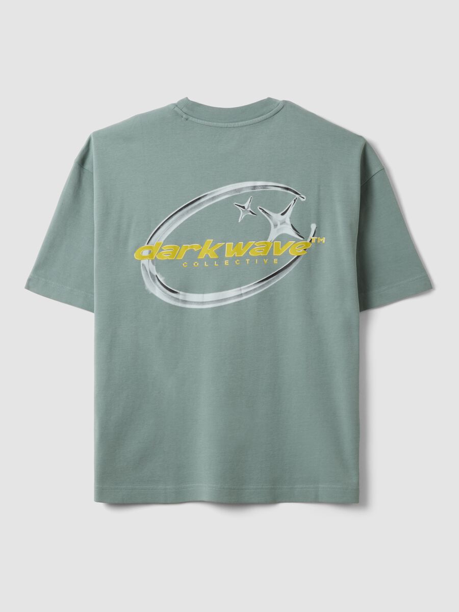 &Kappa;&alpha;&phi;έ &kappa;&omicron;&nu;&tau;ό T-shirt &alpha;&pi;ό 100% &beta;&alpha;&mu;&beta;ά&kappa;&iota; &mu;&epsilon; &sigma;&tau;ά&mu;&pi;&alpha;, boxy &gamma;&rho;&alpha;&mu;&mu;ή_2