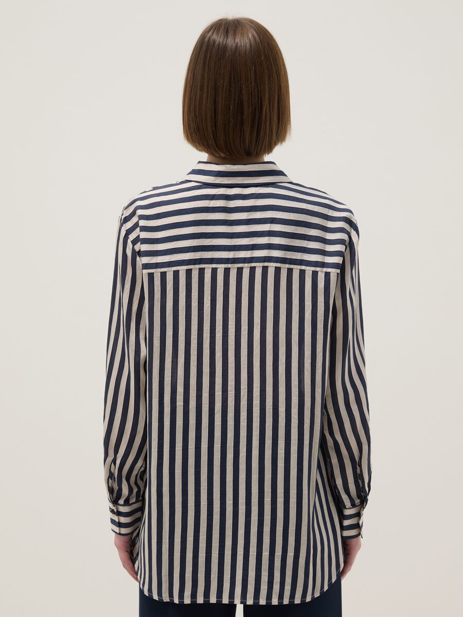 &Mu;&omicron;&nu;ό&chi;&rho;&omega;&mu;&eta; &rho;&iota;&gamma;έ &mu;&pi;&lambda;&omicron;ύ&zeta;&alpha; regular fit &mu;&epsilon; &kappa;&lambda;&alpha;&sigma;&iota;&kappa;ό &kappa;&omicron;&lambda;ά&rho;&omicron; &kappa;&alpha;&iota; &kappa;&omicron;&upsilon;&mu;&pi;&iota;ά_3