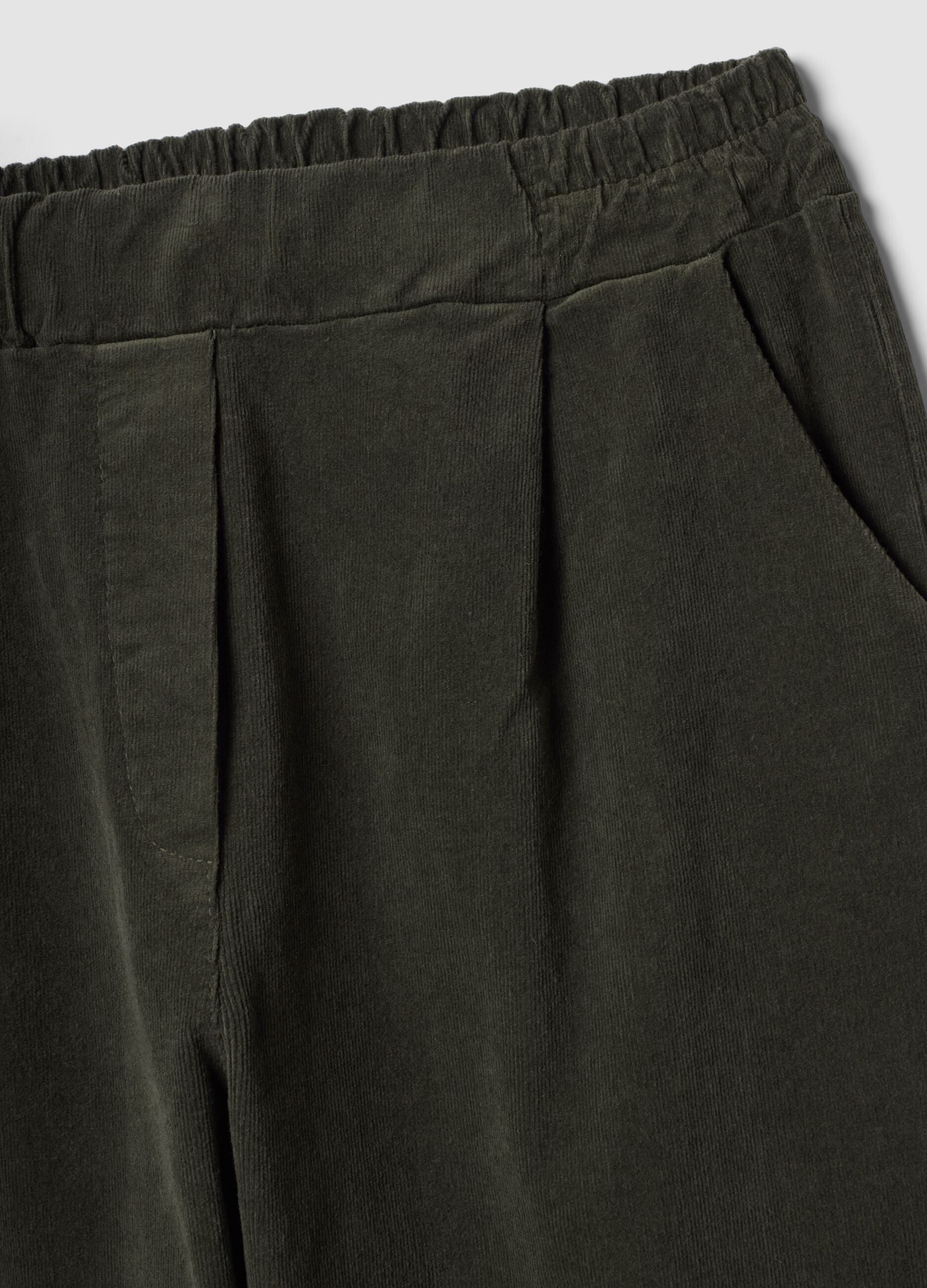 Gr&uuml;ne Regular-Fit-Hose aus geripptem Stretch-Baumwollstoff