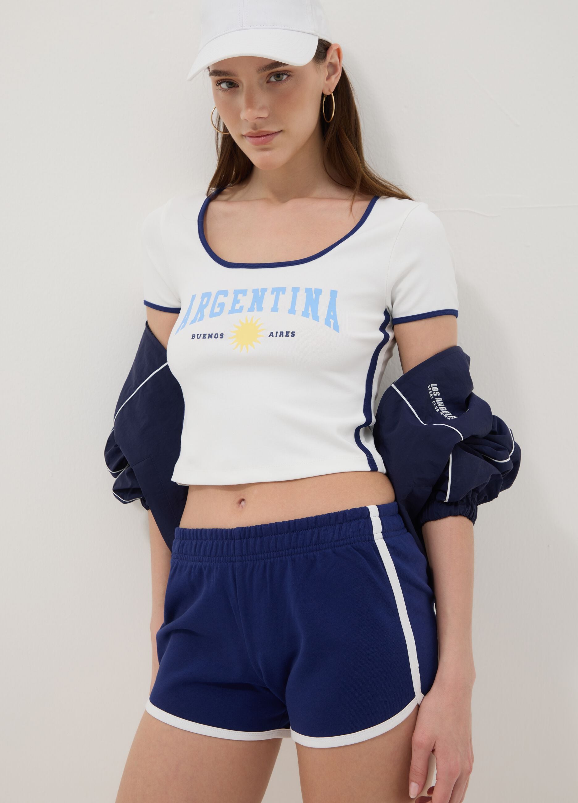 &Lambda;&epsilon;&upsilon;&kappa;ό &kappa;&omicron;&nu;&tau;&omicron;&mu;ά&nu;&iota;&kappa;&omicron; T-shirt &alpha;&pi;ό &epsilon;&lambda;&alpha;&sigma;&tau;&iota;&kappa;ό &beta;&alpha;&mu;&beta;ά&kappa;&iota;