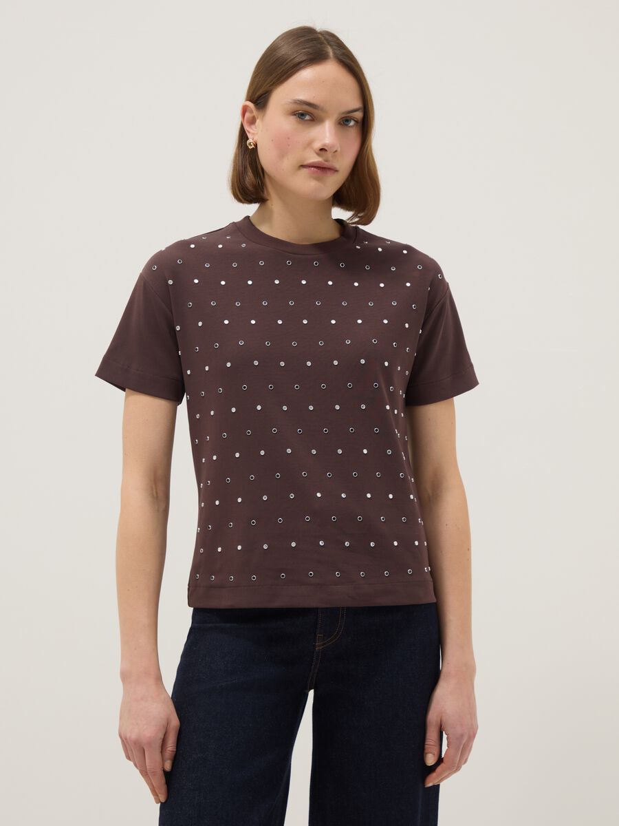 Brown stretch cotton T-shirt with studs, regular fit_1