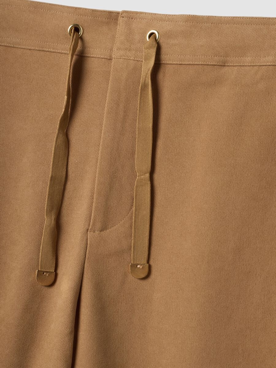 Brown wide-leg joggers in stretch fabric_1