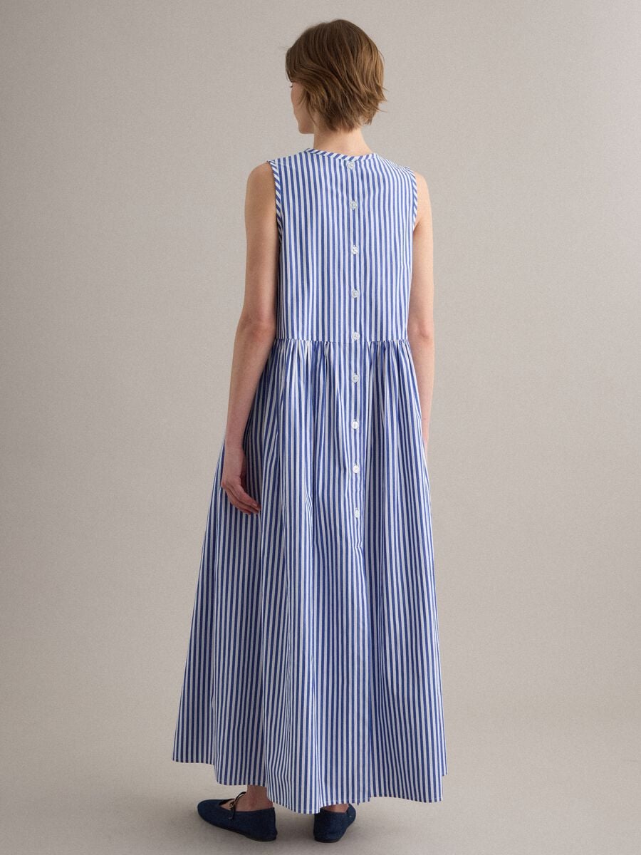 Langes Kleid aus reiner Baumwolle mit mehrfarbigen Streifen, Regular Fit_3