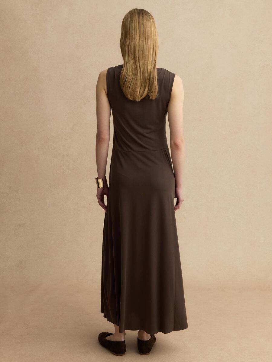 Abito lungo marrone in misto viscosa Fitted_3