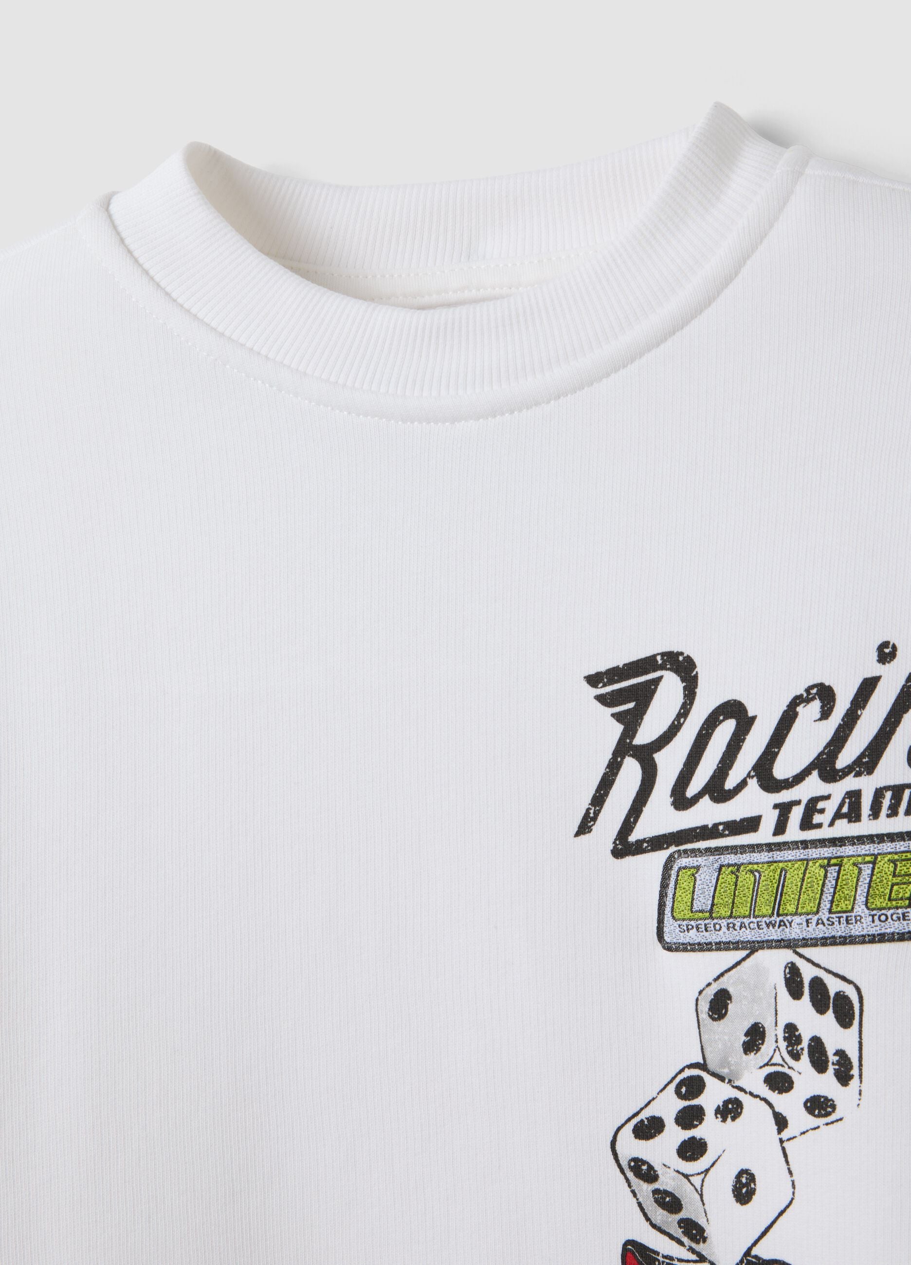 Sweatshirt branca em mistura de algod&atilde;o com gola redonda e estampado racing para menino