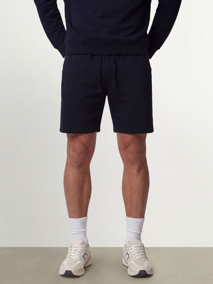 Navy cotton-blend shorts with elasticated waistband, regular fit_1
