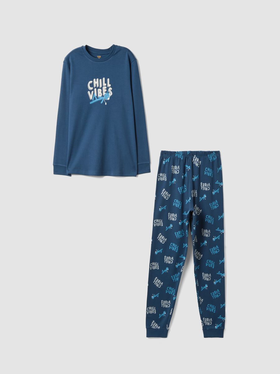 Blue organic cotton pyjamas with "Chill Vibes" slogan for boys_0