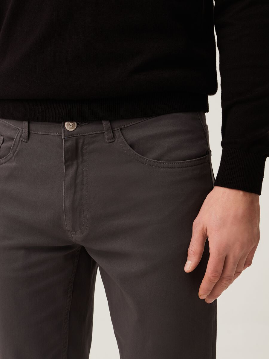 5-pocket slim fit trousers_3