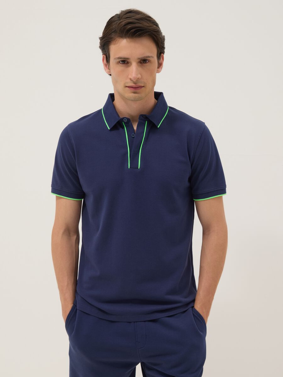 Blaues Kurzarm-Poloshirt aus Stretch-Baumwolle_3
