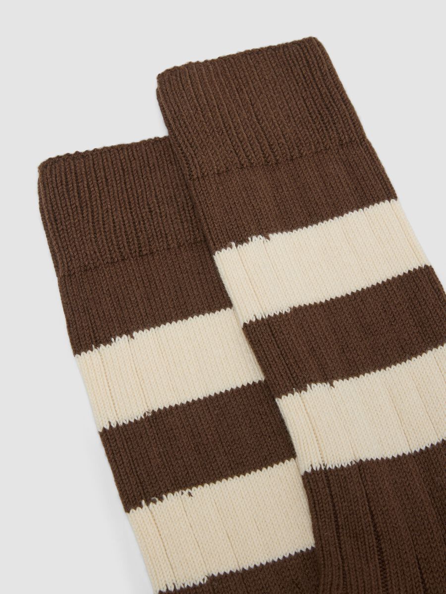 Brown stretchy cotton blend tennis socks with stripes_1