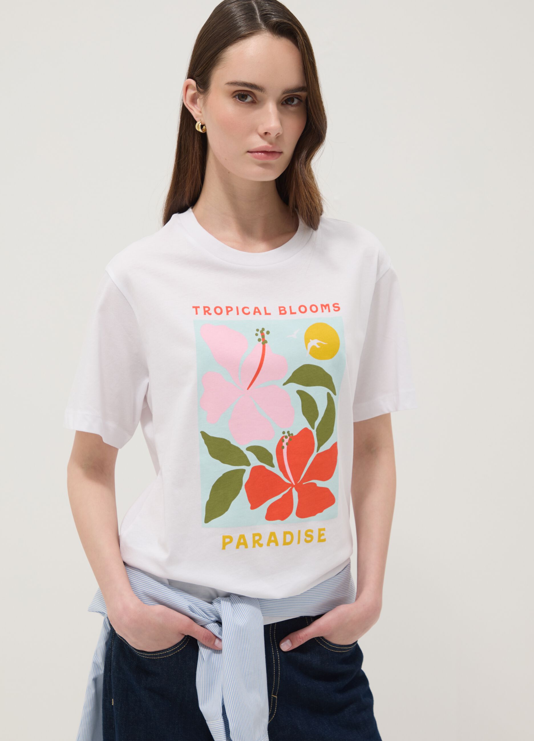 White pure cotton T-shirt with floral print, regular fit