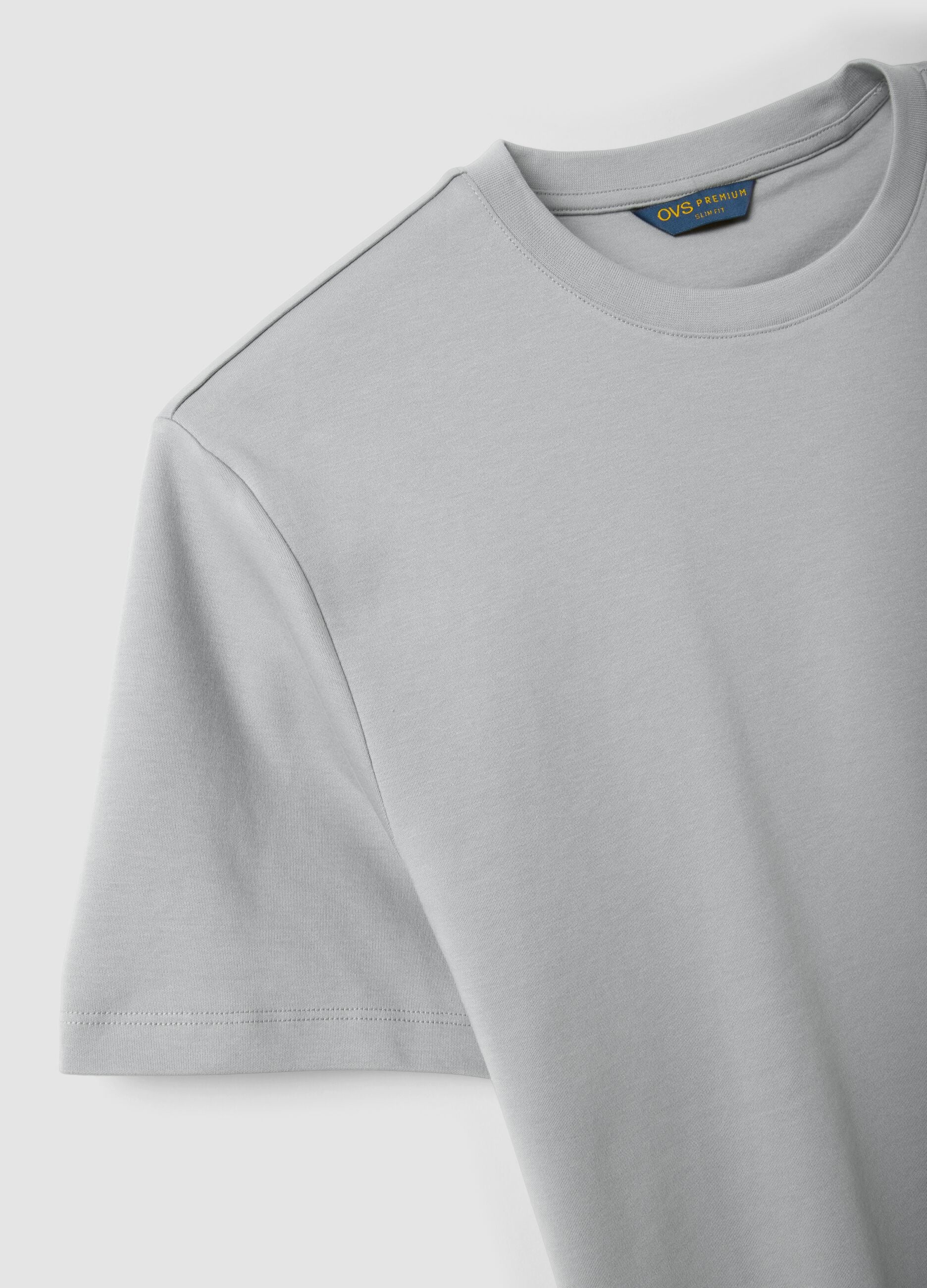Hellblaues T-Shirt aus reiner Baumwolle