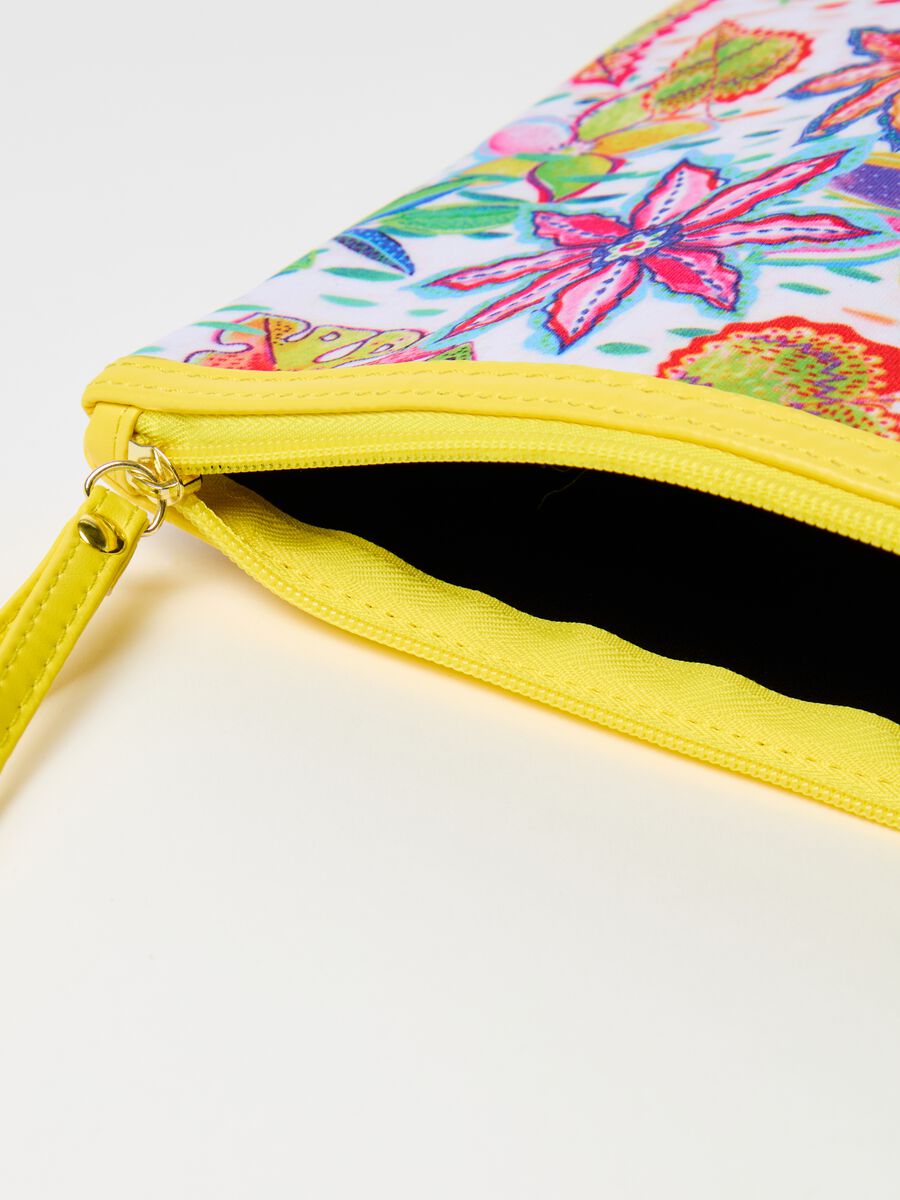 Pouch with floral pattern_2