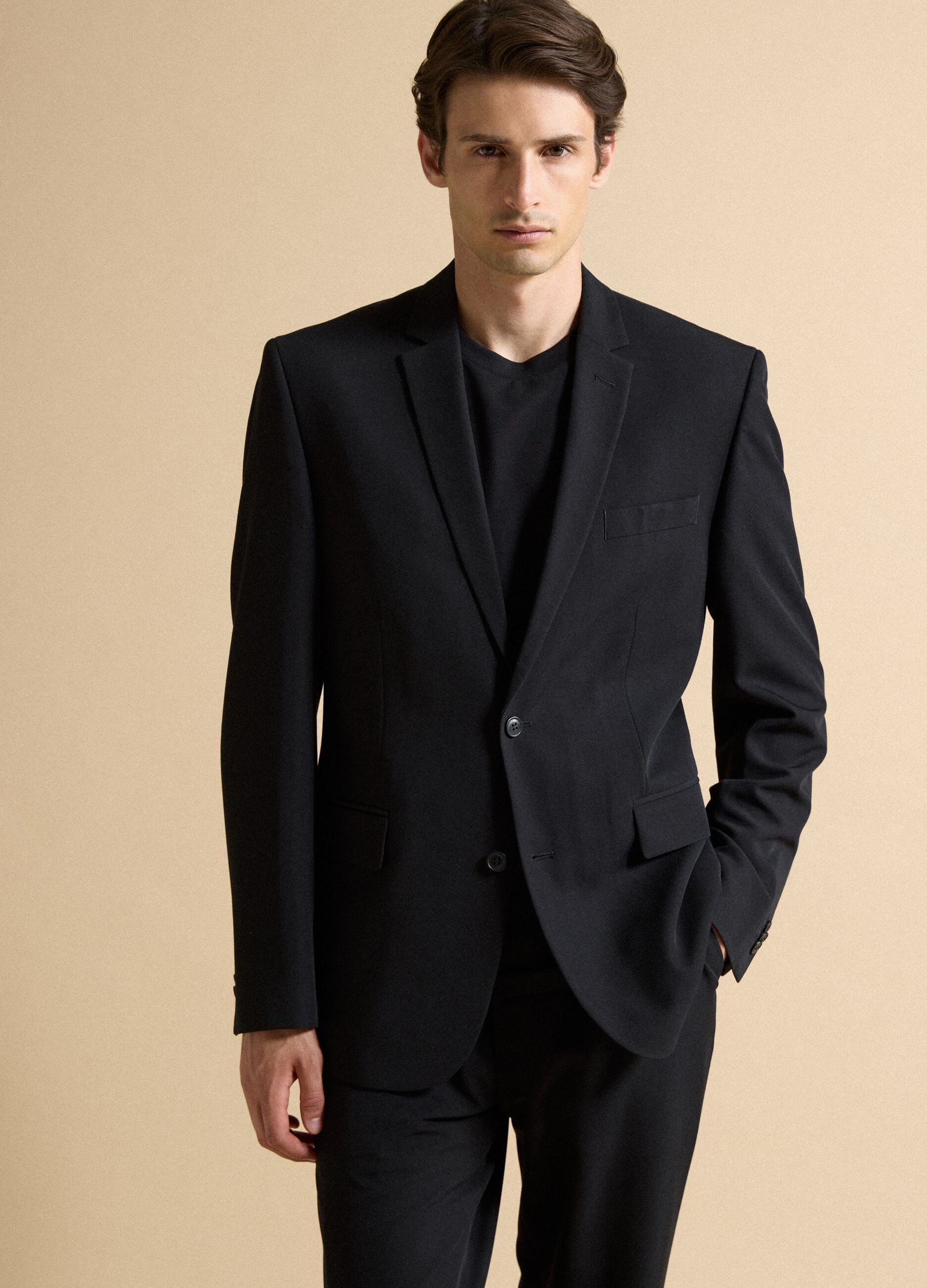Blazer nero slim fit foderato con rever classici