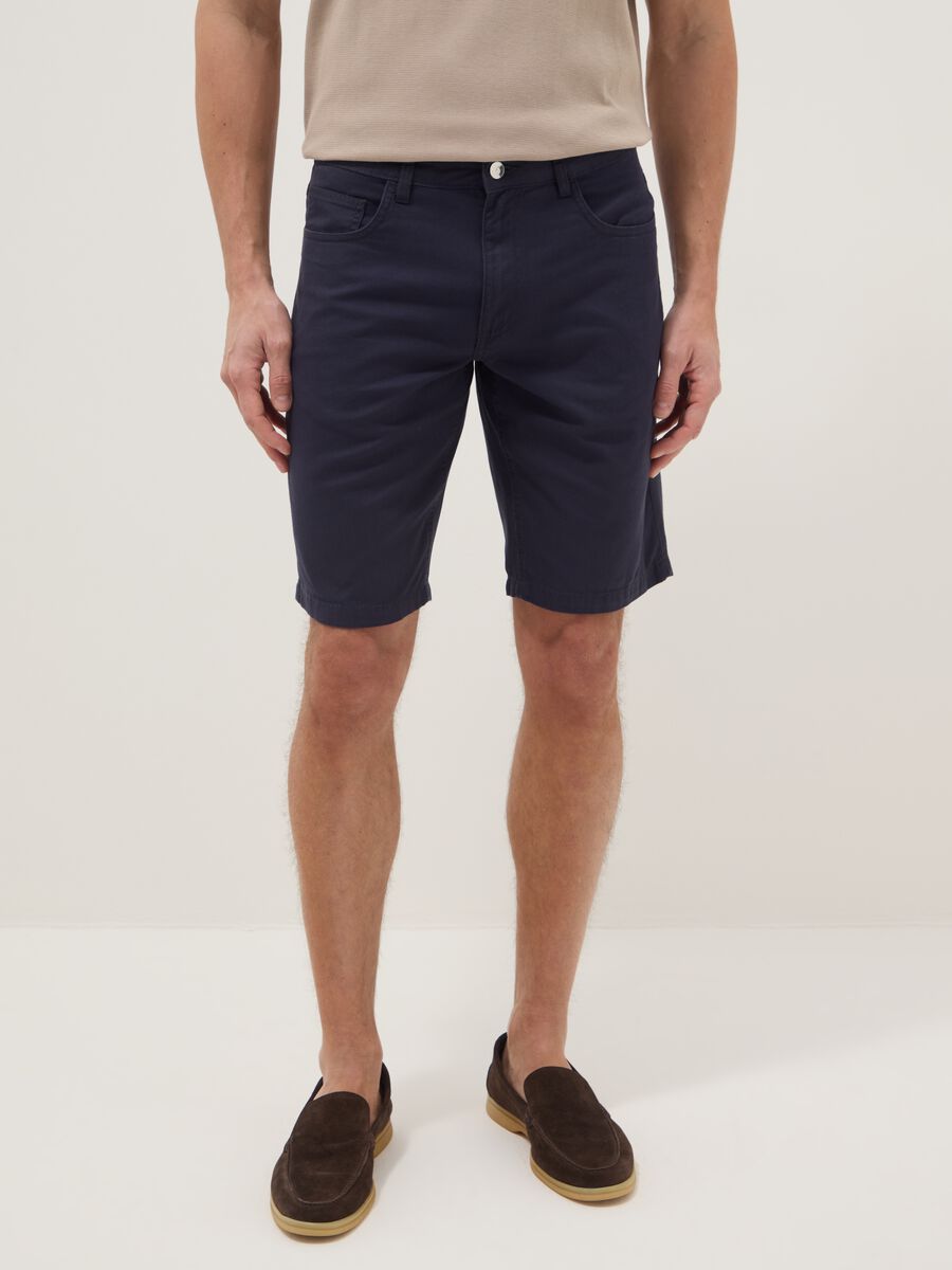Blaue Regular-Fit-Shorts aus reiner Baumwolle_1