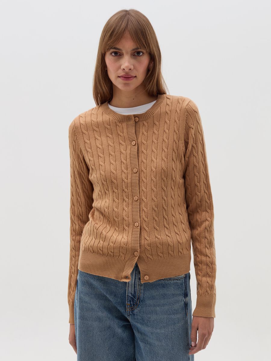 Ribbed cardigan with cable-knit design_0