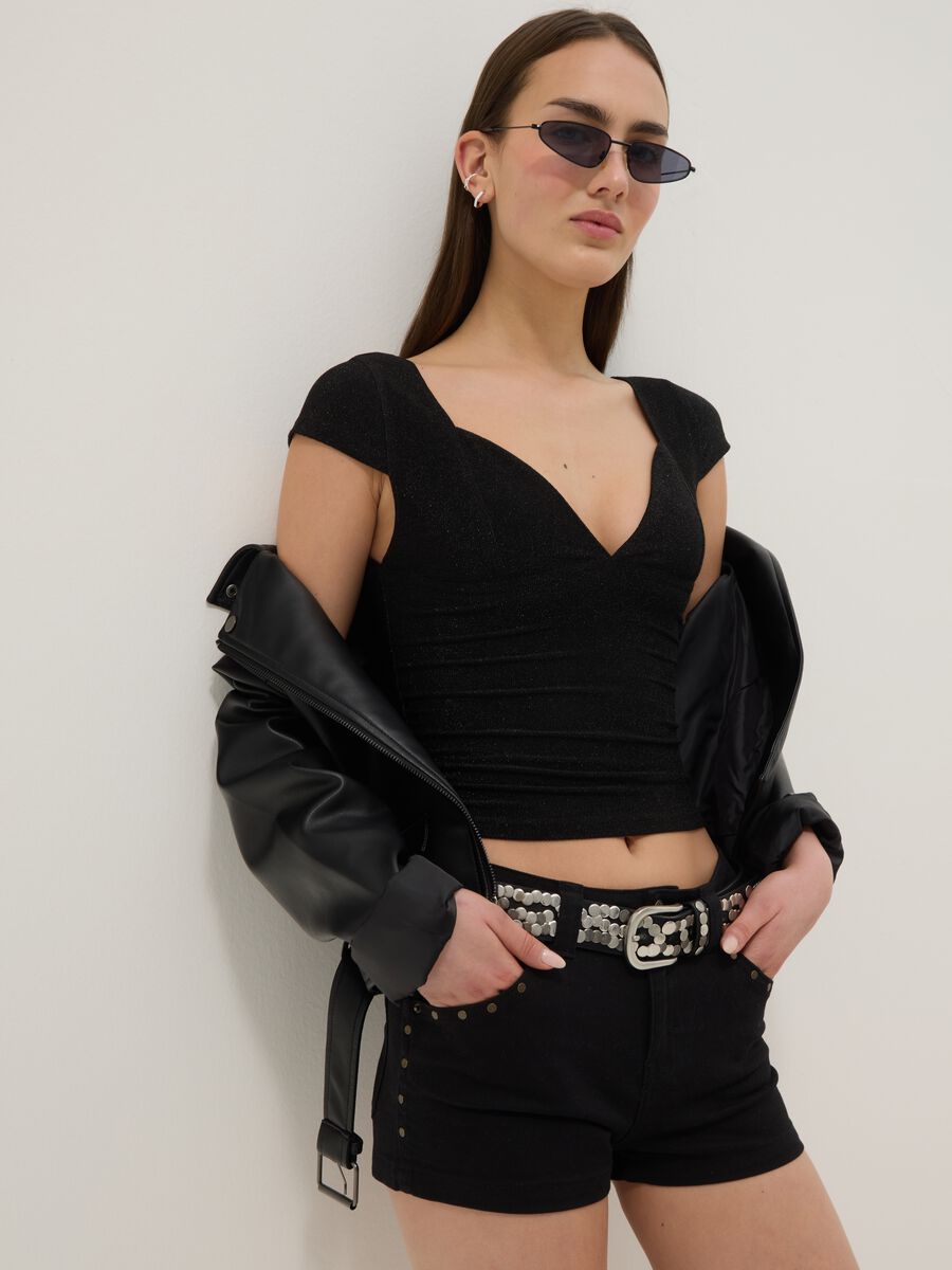 Schwarzes Regular-Fit-T-Shirt aus elastischem Viskosemix mit V-Ausschnitt_0