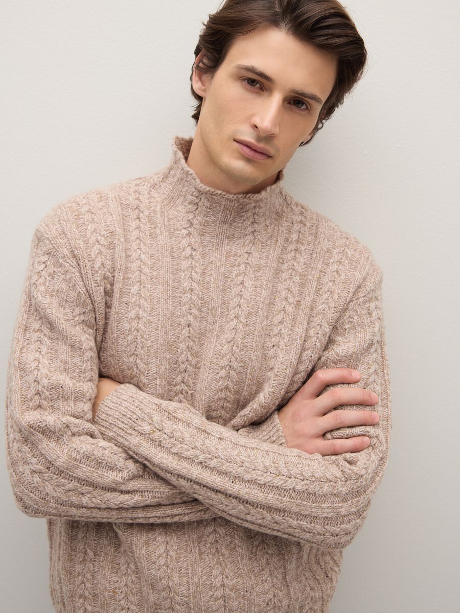 Beige braided pullover with high neck in wool blend regular fit_2