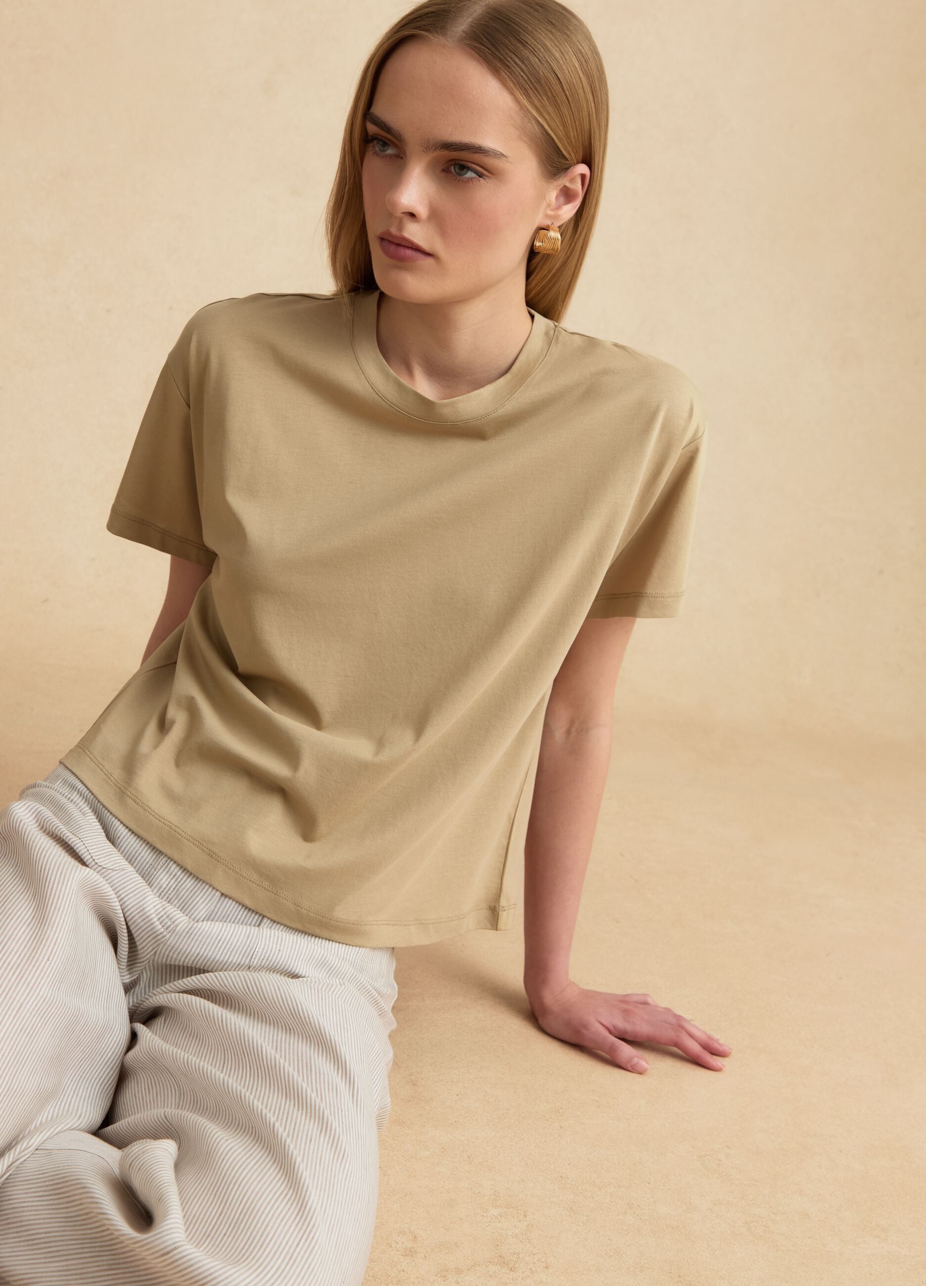 &Mu;&pi;&epsilon;&zeta; T-shirt &alpha;&pi;ό &mu;ί&gamma;&mu;&alpha; lyocell &kappa;&alpha;&iota; &beta;&alpha;&mu;&beta;&alpha;&kappa;&iota;&omicron;ύ