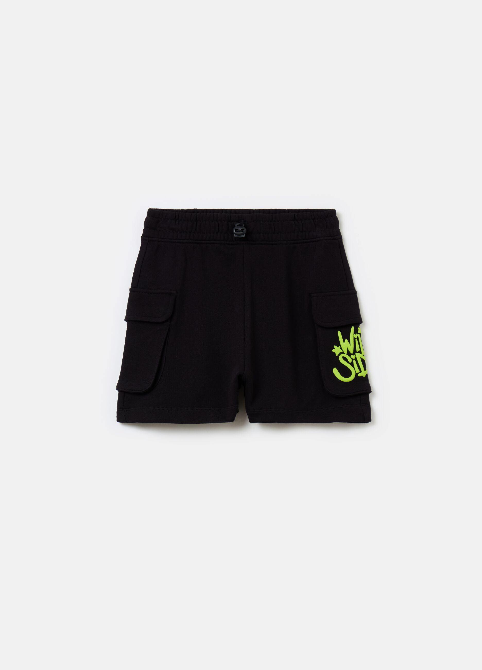 Shorts with drawstring and pockets