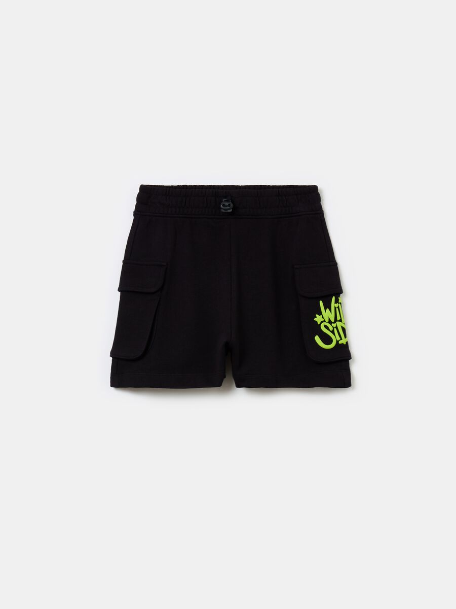 Shorts con cordón y bolsillos_0