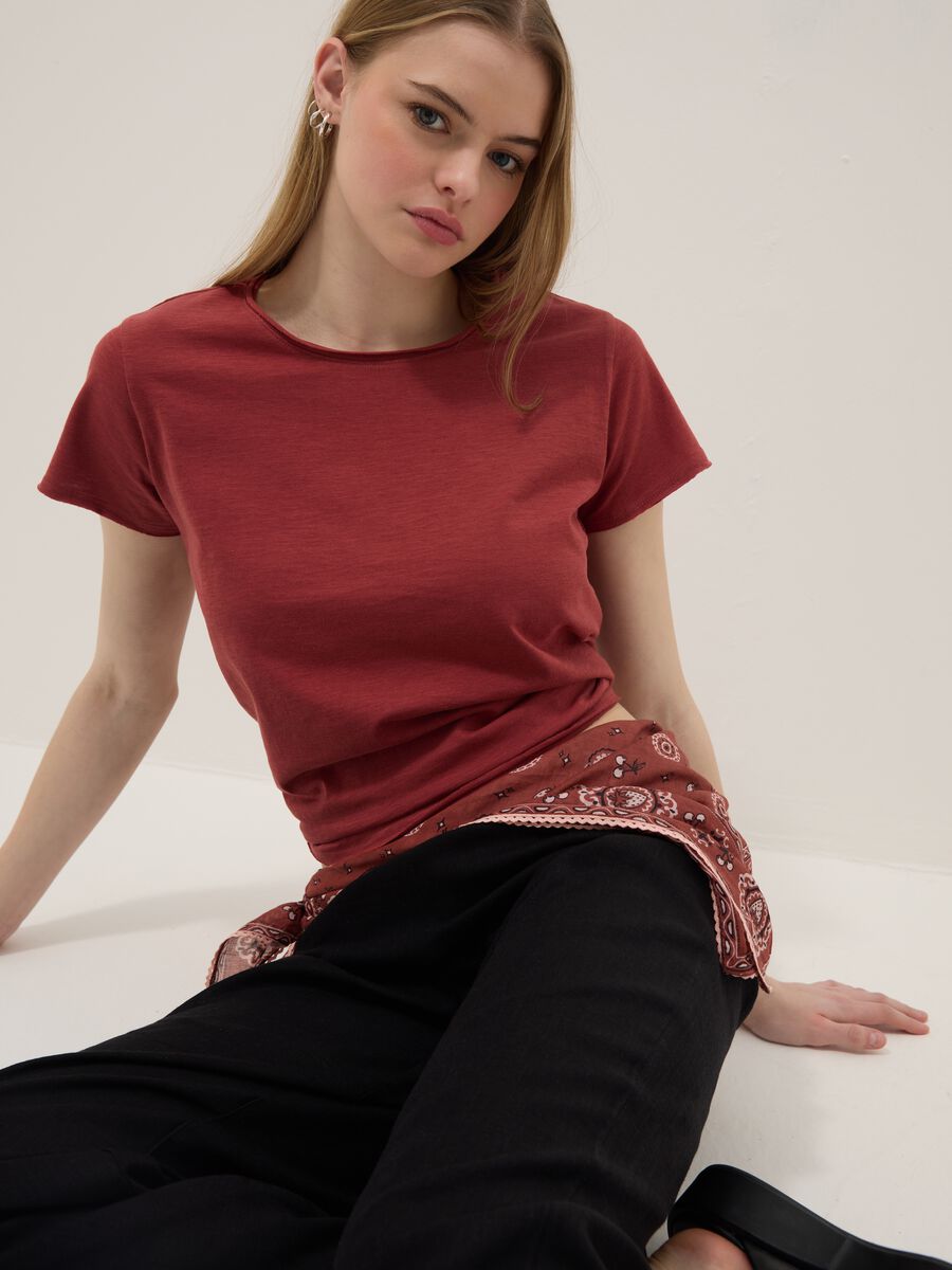 Rotes Kurzarm-T-Shirt aus reiner Baumwolle, Regular Fit_0