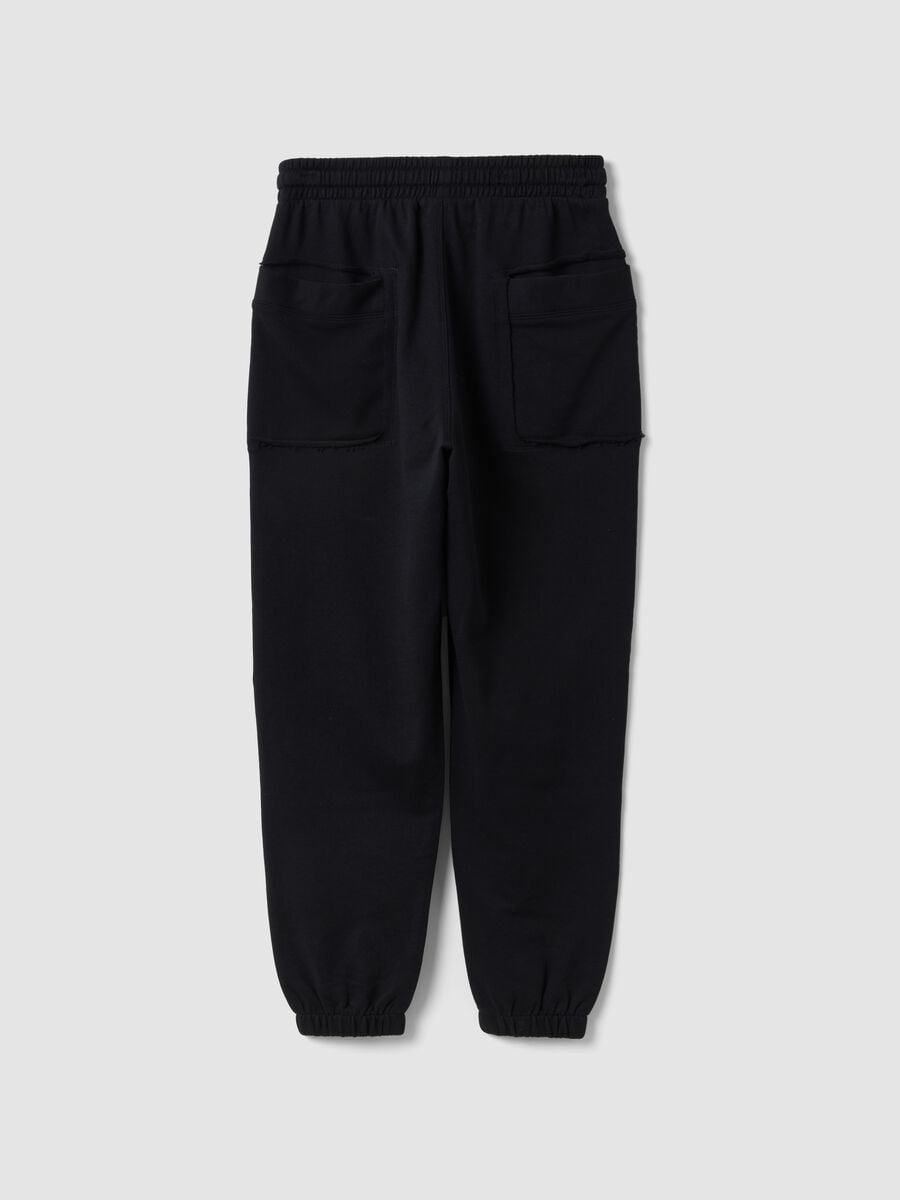 &Mu;&alpha;ύ&rho;&omicron; jogger &pi;&alpha;&nu;&tau;&epsilon;&lambda;ό&nu;&iota; &alpha;&pi;ό 100% &beta;&alpha;&mu;&beta;ά&kappa;&iota; &mu;&epsilon; &gamma;&rho;&alpha;&phi;&iota;&kappa;ό "Way Up" &gamma;&iota;&alpha; &alpha;&gamma;ό&rho;&iota;_1